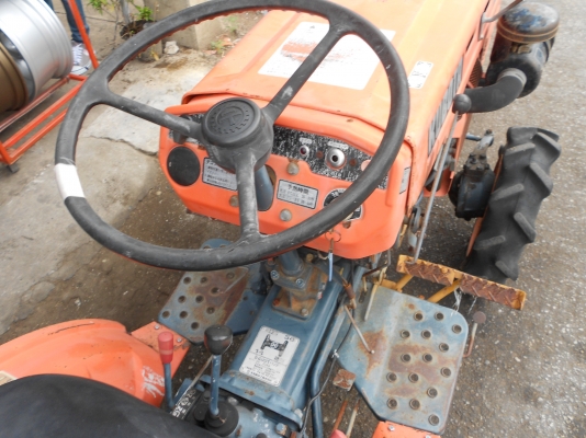 ขายถูกรถไถคูโบต้า รุ่น B6001 4WDเก่านอก คันนี้มาใหม่คับขายถูกๆ ขายถูกรถไถคูโบต้า รุ่น B6001 4WDเก่านอก คันนี้มาใหม่คับขายถูกๆ