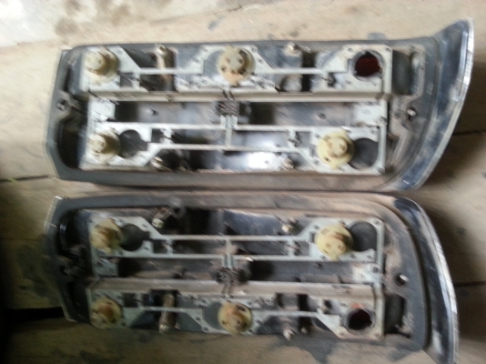 ขายไฟท้ายbmw e28