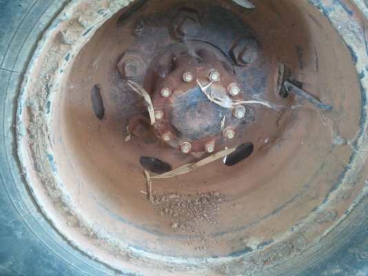 isuzu npr 115เครือง4BD1ผาดำfหลังกระบะยาว5เมตร isuzu npr 115เครือง4BD1ผาดำfหลังกระบะยาว5เมตร