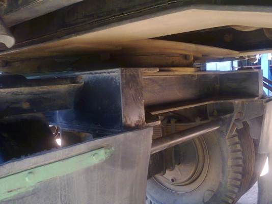 ลูกพ่วง 3 เพลาแท้ ดัมพ์ กระบะอลูมิเนียม ยาว 7 เมตรปี 52 สวยๆๆๆ