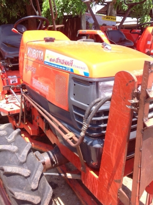 แทรกเตอร์คูโบต้า L 3408. มีใบดันหน้า เเละ โรตารี่ สภาพดีมาก เดิมทั้งคัน พร้อมใช้งาน แทรกเตอร์คูโบต้า L 3408. มีใบดันหน้า เเละ โรตารี่ สภาพดีมาก เดิมทั้งคัน พร้อมใช้งาน