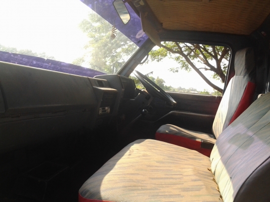 ISUZU NPR57L เครื่อง 4BC2 100 แรง มาลัยเพาเวอร์ ยาง825 หัวยกได้ ภาษีเต็ม