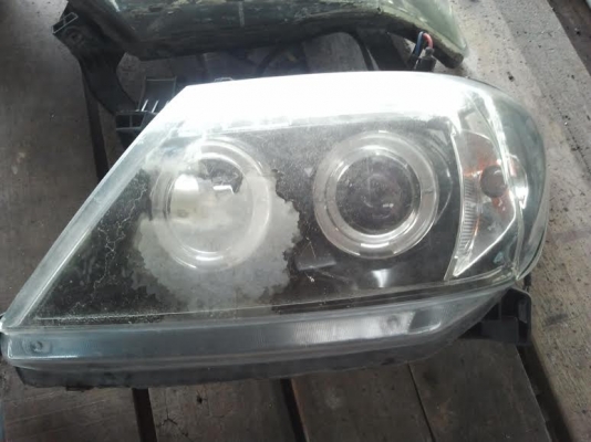 ขายโคมไฟหน้าโปรเจคเตอร์วีโก้ ขายโคมไฟหน้าโปรเจคเตอร์วีโก้