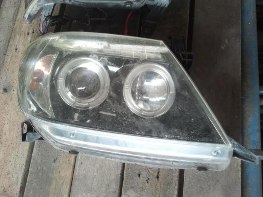 ขายโคมไฟหน้าโปรเจคเตอร์วีโก้ ขายโคมไฟหน้าโปรเจคเตอร์วีโก้