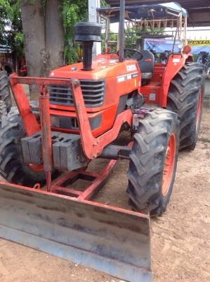 แทรกเตอร์คูโบต้า m5000 ขายพร้อมใบดันหน้า และ ผาน4 หลัง. สภาพดีเยี่ยม เดิมๆทั้งคัน