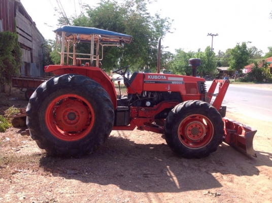 แทรกเตอร์คูโบต้า m5000 ขายพร้อมใบดันหน้า และ ผาน4 หลัง. สภาพดีเยี่ยม เดิมๆทั้งคัน