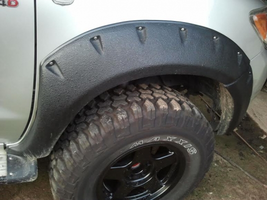 ขายโป่งล้อเย็บใส่ Toyota Vigo