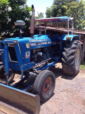 รถแทรกเตอร์ฟอร์ด สภาพดีเยี่ยม เดิมๆทั้งคัน ขายพร้อมใบดันหน้า เเละ ผานสามด้านหลัง