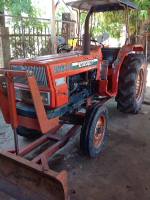 แทรกเตอร์คูโบต้า L3202 สภาพดี เดิมๆทั้งคัน ขายพร้อมใบดันหน้า