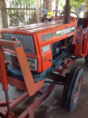 แทรกเตอร์คูโบต้า L3202 สภาพดี เดิมๆทั้งคัน ขายพร้อมใบดันหน้า