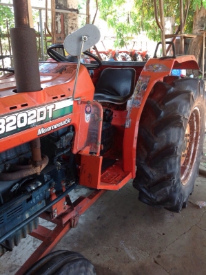 แทรกเตอร์คูโบต้า L3202 สภาพดี เดิมๆทั้งคัน ขายพร้อมใบดันหน้า