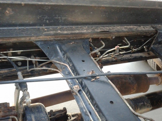 ISUZU DECA FVZ 195 แรงม้า 2 เพลา ดั๊ม 3 มิตร