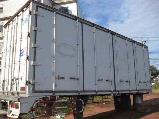 ขายด่วนตู้บรรทุก10 บานไม่มีเสากลางยกลงจาก DECA