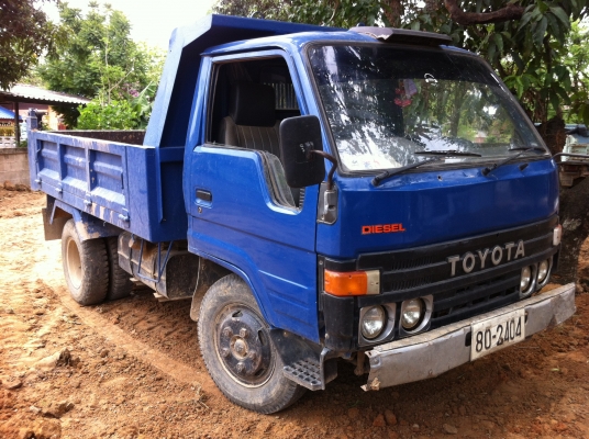 ขายหกล้อ3คิวToyotaสภาพสวยพร้อมใช้งาน