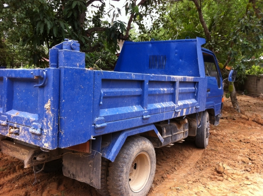 ขายหกล้อ3คิวToyotaสภาพสวยพร้อมใช้งาน