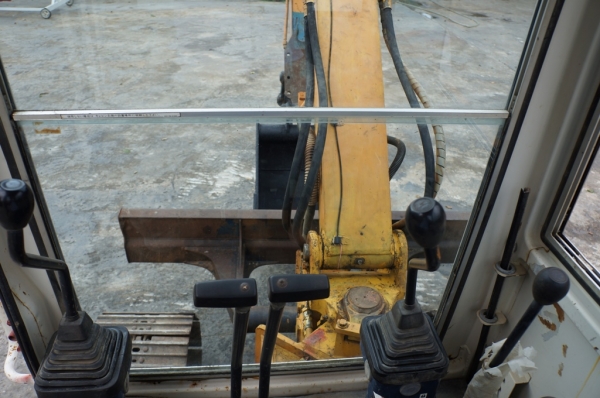 ขายรถขุด KOMUTSU PC40-6 มีหัวเก๋ง เก่านอก