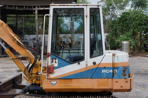ขายรถขุด KOMUTSU PC40-6 มีหัวเก๋ง เก่านอก