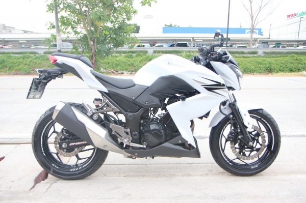 ขาย Z250 ปี2013 วิ่งมาแค่ 900โล พร้อมของแต่ง  ป้ายแดง ทะเบียนพร้อมโอน มือเดียว