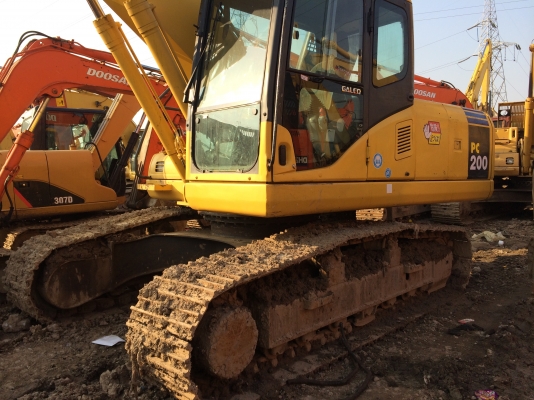 รถแบคโฮมือสอง KOMATSU PC200-7 สภาพรถเยี่ยม 090-268-2646 พร้อมจัด ไฟแนนซ์