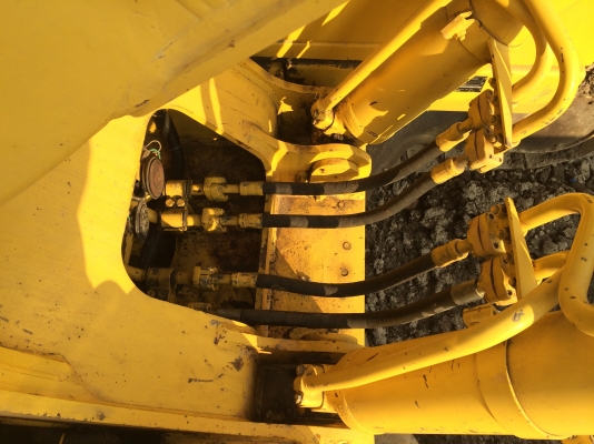 รถแบคโฮมือสอง KOMATSU PC200-7 สภาพรถเยี่ยม 090-268-2646 พร้อมจัด ไฟแนนซ์
