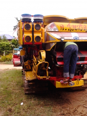 รถเกี่ยวข้าวมือสอง