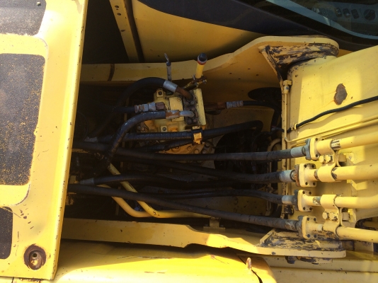 รถแบคโฮมือสอง KOMATSU PC200-7 สภาพรถเยี่ยม 090-268-2646 พร้อมจัด ไฟแนนซ์