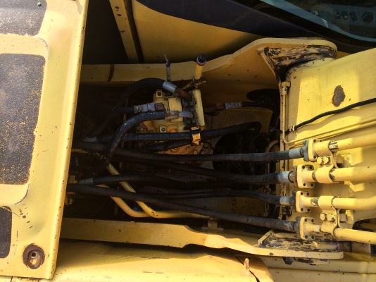 รถแบคโฮมือสอง KOMATSU PC200-7 สภาพรถเยี่ยม 090-268-2646 พร้อมจัด ไฟแนนซ์