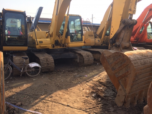 รถแบคโฮมือสอง KOMATSU PC200-7 สภาพรถเยี่ยม 090-268-2646 พร้อมจัด ไฟแนนซ์