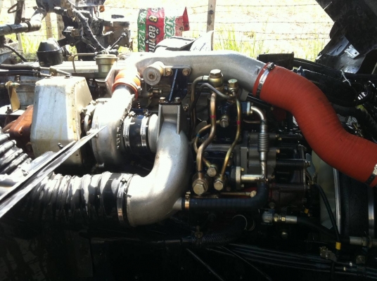 ็HINO MEGA  FM 2P 320 แรงม้า กระบะ 3 มิตร