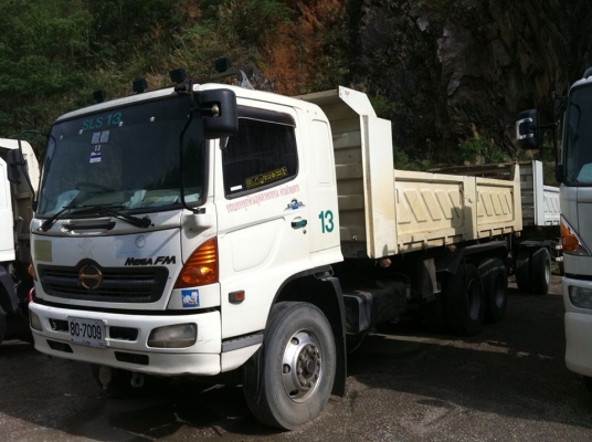 ็HINO MEGA  FM 2P 320 แรงม้า กระบะ 3 มิตร