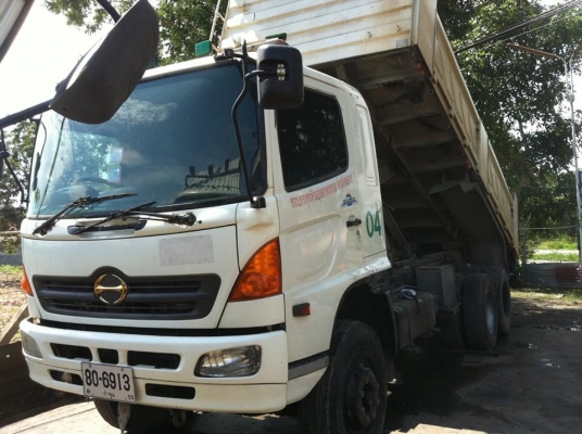 ็HINO MEGA  FM 2P 320 แรงม้า กระบะ 3 มิตร