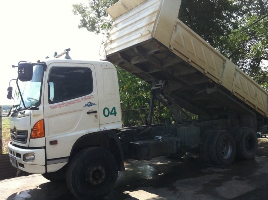 ็HINO MEGA  FM 2P 320 แรงม้า กระบะ 3 มิตร