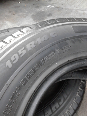 195R14 MICHELIN AGILIS มี 2 เส้น ติดต่อ.081-427-3941 195R14 MICHELIN AGILIS มี 2 เส้น ติดต่อ.081-427-3941