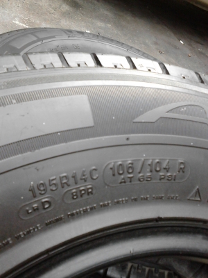 195R14 MICHELIN AGILIS มี 2 เส้น ติดต่อ.081-427-3941 195R14 MICHELIN AGILIS มี 2 เส้น ติดต่อ.081-427-3941
