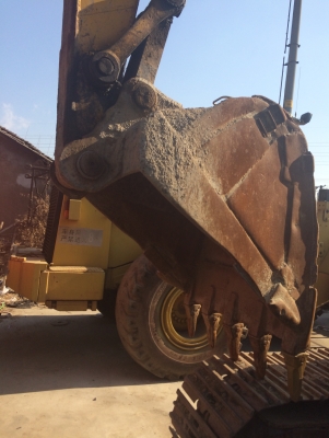 รถแบคโฮมือสอง KOMATSU PC220 สภาพรถเยี่ยม 090-268-2646 พร้อมจัด ไฟแนนซ์