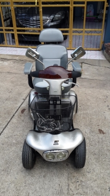 ขายด่วนๆรถไฟฟ้า 4 ล้อของคนแก่หรือคนพิการเพิ่งมาจากญี่ปุ่น