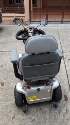 ขายด่วนๆรถไฟฟ้า 4 ล้อของคนแก่หรือคนพิการเพิ่งมาจากญี่ปุ่น