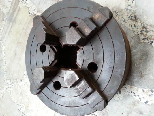 ขายหัวจับเครื่องกลึง 10นิ้ว 4จับ เก่าญี่ปุ่น 4, 500  สภาพแน่นๆ