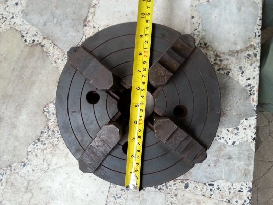 ขายหัวจับเครื่องกลึง 10นิ้ว 4จับ เก่าญี่ปุ่น 4, 500  สภาพแน่นๆ