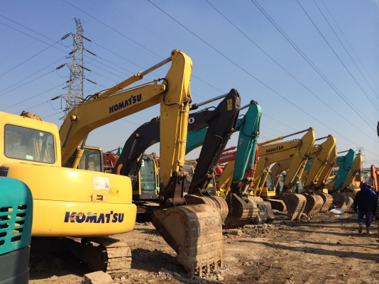 รถแบคโฮมือสอง KOMATSU PC220 สภาพรถเยี่ยม 090-268-2646 พร้อมจัด ไฟแนนซ์