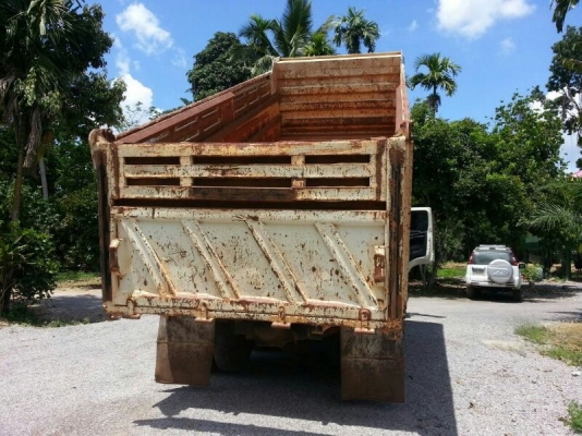 รถฮีโน่ 10 ล้อดั้ม  251 แรงม้า.  ปี 53  ( รถวิ่ง 95,xxx กม. )  สนใจติดต่อ 081 - 6079515