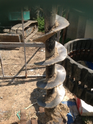 หัวเจาะดิน (ติดรถแบคโฮ) หัวเจาะดิน (ติดรถแบคโฮ)