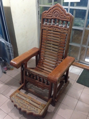 **** ขายเก้าอี้เก่า ไม้สักแท้ ****