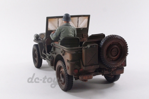 ขาย โมเดลรถ Jeep Ford GPW ขนาด 1:18 พร้อมพลขับ