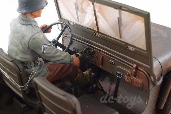 ขาย โมเดลรถ Jeep Ford GPW ขนาด 1:18 พร้อมพลขับ