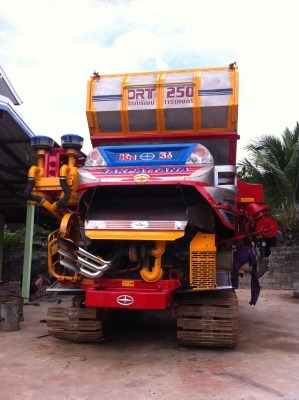 ขายรถเกี่ยวข้าวศักดิ์พัฒนา สภาพ 80\%