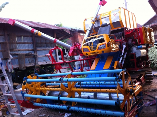 ขายรถเกี่ยวข้าวศักดิ์พัฒนา สภาพ 80\%