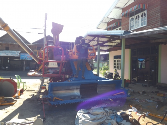 ขายรถเกี่ยวข้าวศักดิ์พัฒนา สภาพ 80\%