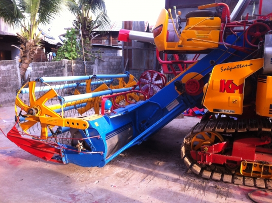 ขายรถเกี่ยวข้าวศักดิ์พัฒนา สภาพ 80\%