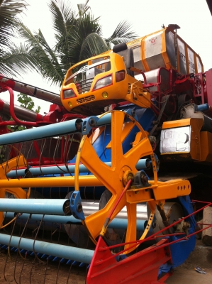 ขายรถเกี่ยวข้าวศักดิ์พัฒนา สภาพ 80\%